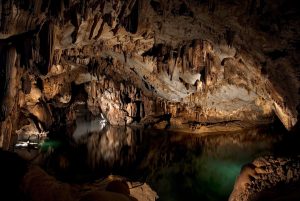 غار زیبا در سفرنامه تور فیلیپین
