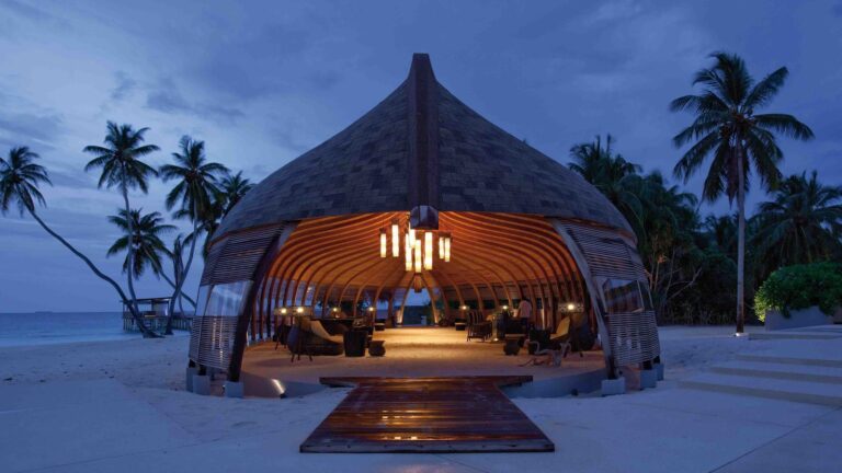لوکس ترین هتل مالدیو
